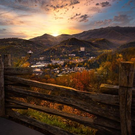 Four Bears Den, Hot Tub, 1089 Of Free Attraction Tickets For Each Paid Day, Dollywood And More Gatlinburg Dış mekan fotoğraf
