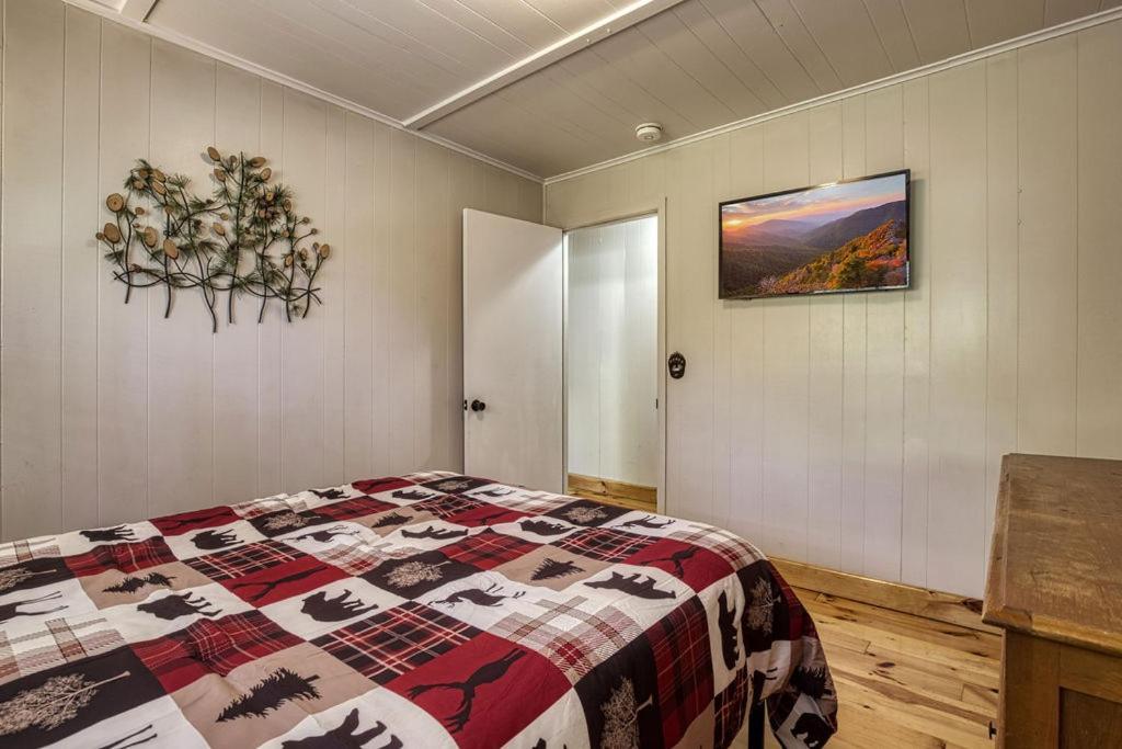 Four Bears Den, Hot Tub, 1089 Of Free Attraction Tickets For Each Paid Day, Dollywood And More Gatlinburg Dış mekan fotoğraf