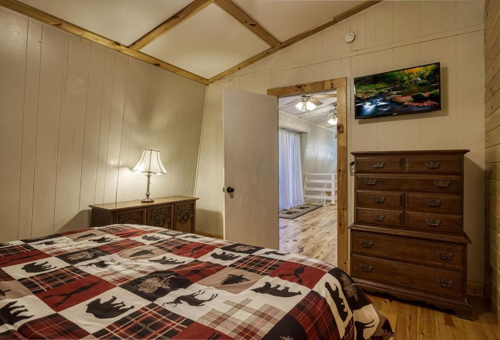 Four Bears Den, Hot Tub, 1089 Of Free Attraction Tickets For Each Paid Day, Dollywood And More Gatlinburg Dış mekan fotoğraf